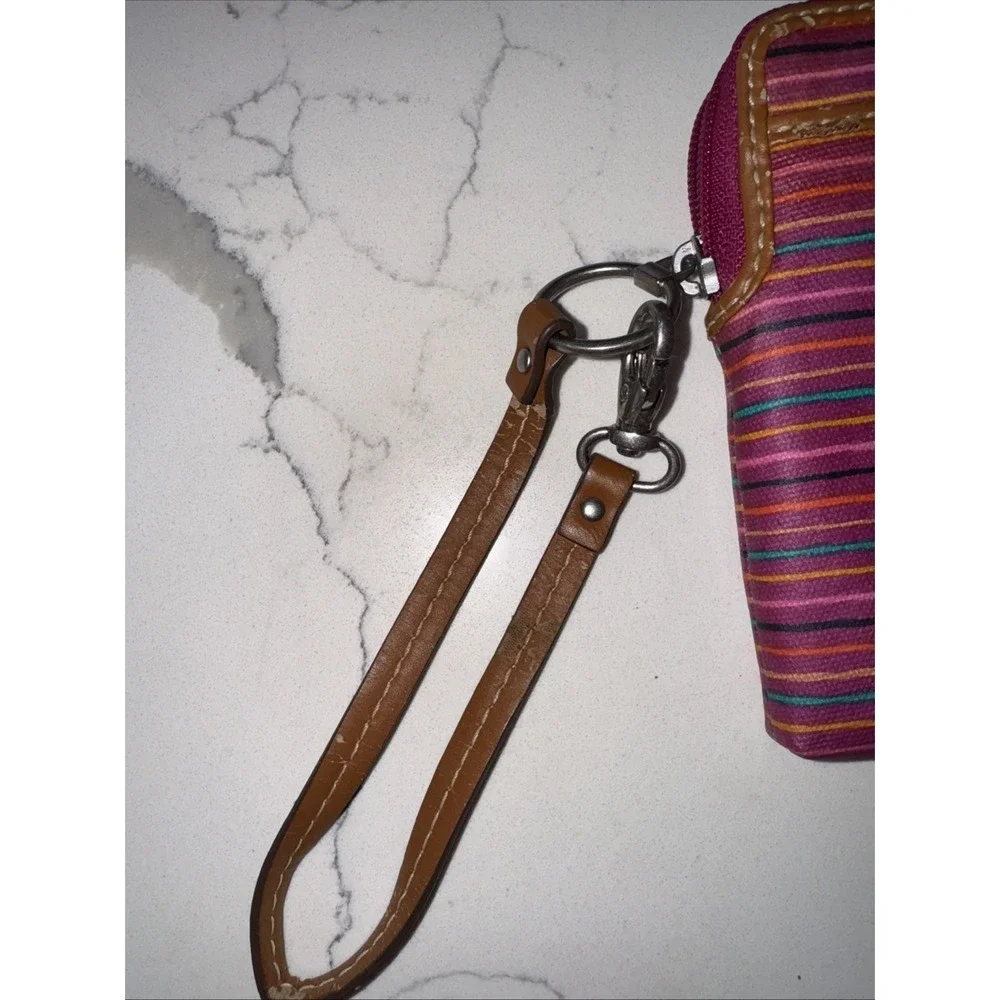 Fossil wristlet